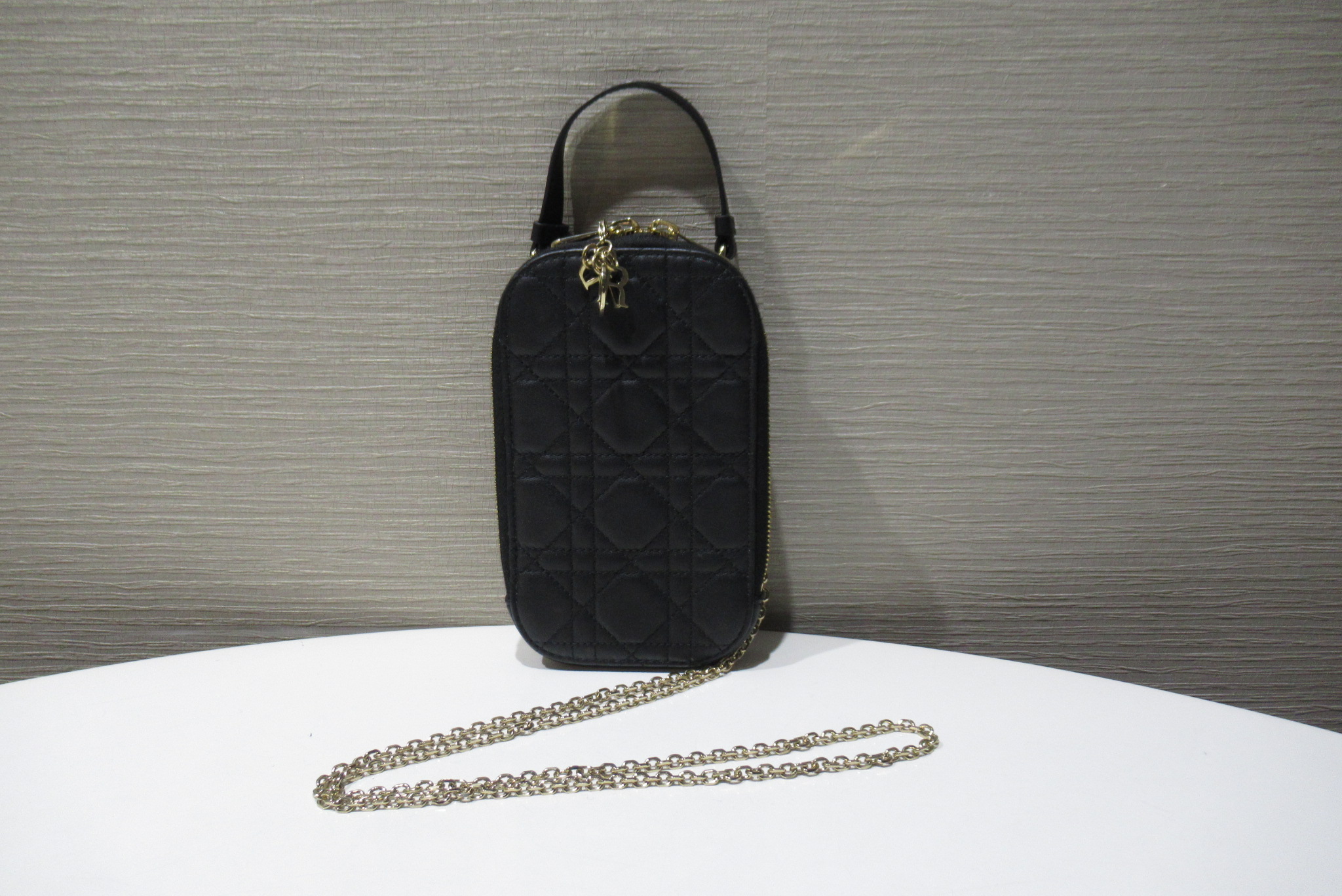 Lady Dior フォンホルダー