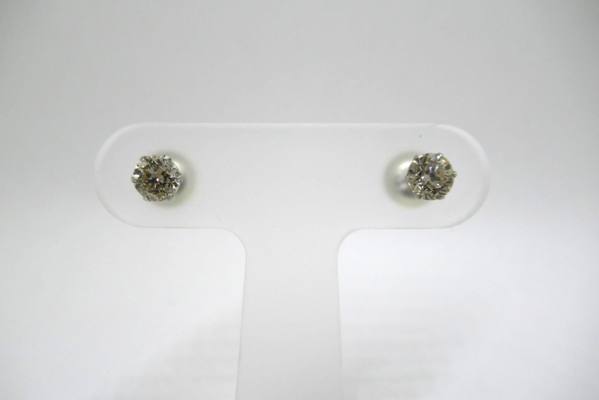 【新品仕上げ済】 Pt ピアス ダイア0.50ct×2
